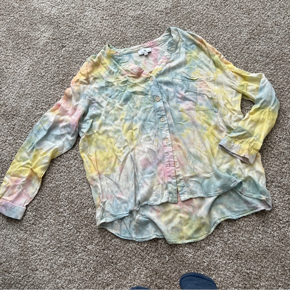 Urban Daisy button down tie dye long sleeve top